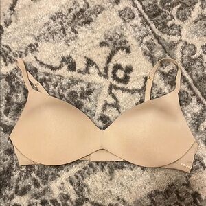 Skims Wireless Push up Bra